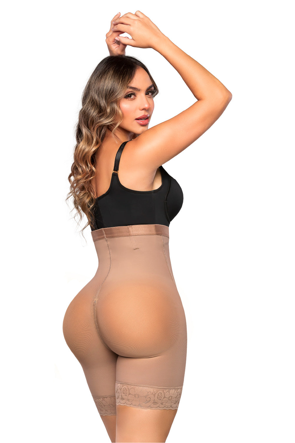 Panty tipo short con realce natural y cierre perineal color piel
Panty Ultrainvisible talla alta con encaje siliconado y tanga incluida
Panty moldeador cómodo y discreto con efecto invisible bajo la ropa