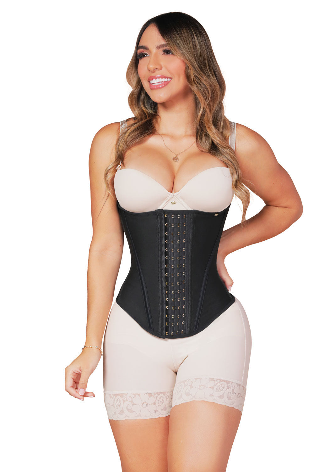 '- Cinturilla SMI2027 con efecto reloj de arena y ajuste de 4 niveles
- Vista frontal de cinturilla moldeadora con doble refuerzo y varillas
- Detalle de placa decorativa y costuras reforzadas en la SMI2027