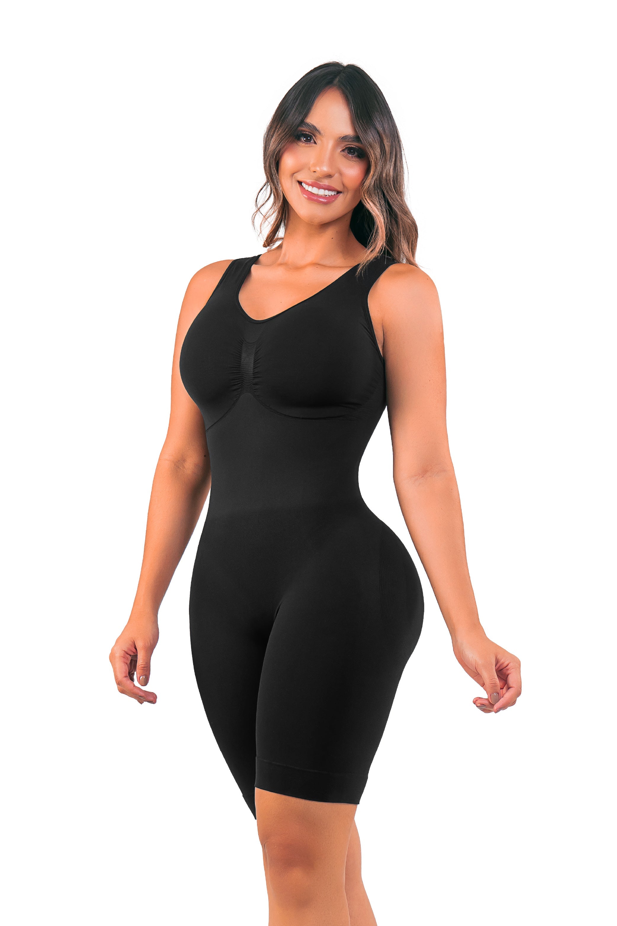 '- faja seamless sin costuras
- faja con espalda alta invisible
- faja moldeadora con realce natural
- faja postoperatoria segunda etapa
- faja con vitamina E seamless mujer