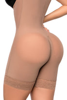 Faja moldeadora La Esbelta en color negro, con tela Ultrainvisible y ajuste ergonómico que estiliza la figura sin marcarse en la ropa.