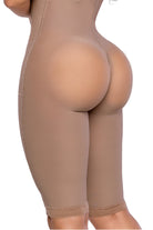 '- Faja SMI7108 SECRETO hasta la rodilla sin tirantes con efecto lifting
- Detalle del cierre frontal y sistema perineal en la faja SECRETO
- Vista posterior sin costuras y panty invisible incluido
