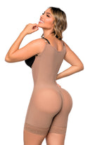 Faja moldeadora La Esbelta en color negro, con tela Ultrainvisible y ajuste ergonómico que estiliza la figura sin marcarse en la ropa.