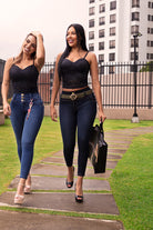 jeans push-up con correa, jeans moldeadores mujer, jeans control abdomen, jeans levanta cola, orma colombiana, jeans Stagmi