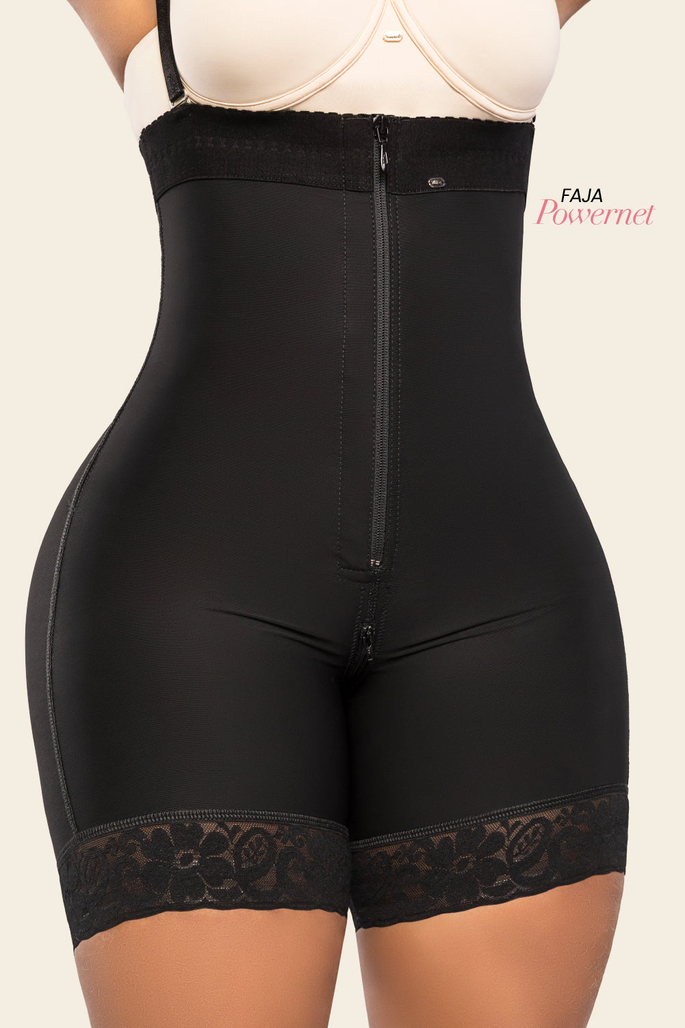 Faja tipo short con realce de glúteos y control de abdomen en Powernet. Diseño strapless con encaje siliconado. Ideal para cintura snatched y glúteos BBL
