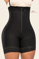 Faja tipo short con realce de glúteos y control de abdomen en Powernet. Diseño strapless con encaje siliconado. Ideal para cintura snatched y glúteos BBL