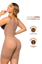 Faja moldeadora La Esbelta en color negro, con tela Ultrainvisible y ajuste ergonómico que estiliza la figura sin marcarse en la ropa.