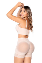 Panty ultrainvisible con encaje, triple realce en glúteos y control bajo disponible en varios tonos
