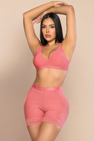 Panty levanta cola pink con encaje, realce de glúteos y control de abdomen bajo edición limitada