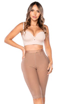 '- Panty largo SMI04002 Ultrainvisible con realce natural
- Vista posterior del panty SMI04002 sin costuras en glúteos
- Detalle de encaje en piernas y control de muslos del panty SMI04002
