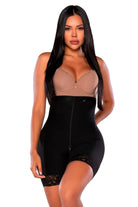 '- Panty tipo short SMI04004 DISCRETA con realce natural
- Vista posterior del panty Ultrainvisible SMI04004 con cierre perineal
- Detalle de talle alto, encaje siliconado y ajuste anatómico del SMI04004
