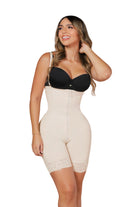 '- Faja strapless media pierna SMI7097 con efecto lifting natural
- Vista posterior de faja Ultrainvisible SMI7097 con cierre frontal
- Detalle de tirantes removibles y panty de regalo en SMI7097
