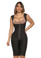 '- Faja SMI7132 AFRODITA larga con efecto lifting y compresión progresiva
- Detalle de compresión en abdomen y piernas con panty incluido
- Vista posterior de diseño sin costuras hasta la rodilla
